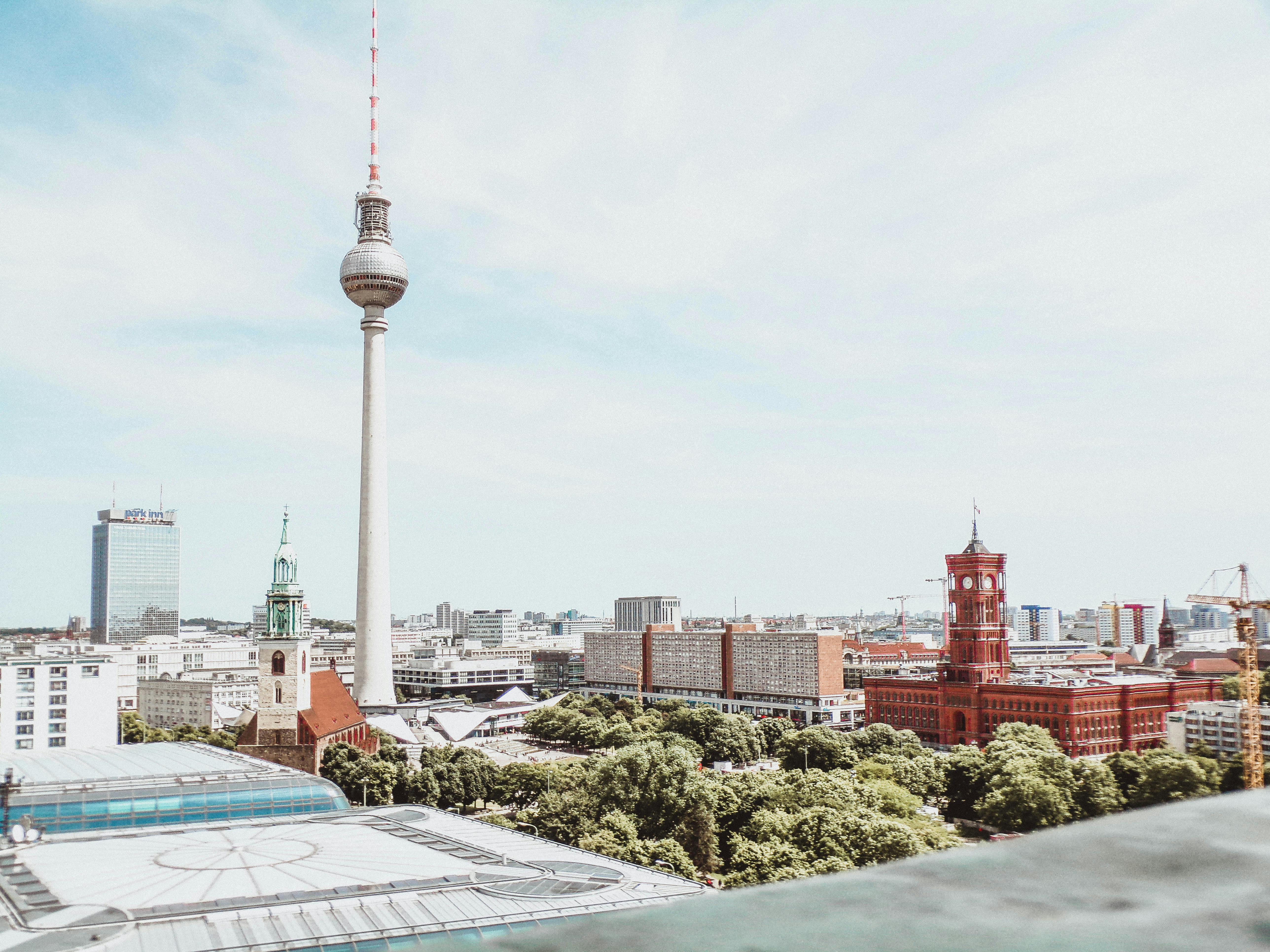Berlin, Fernsehturm und Rotes Rathaus