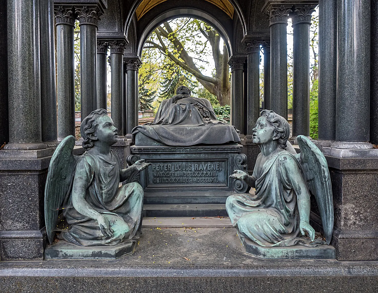 Guided-Tours-Berlin-Cemeteries-der-Dorotheenstädtische-Friedhof-GS-4.jpg