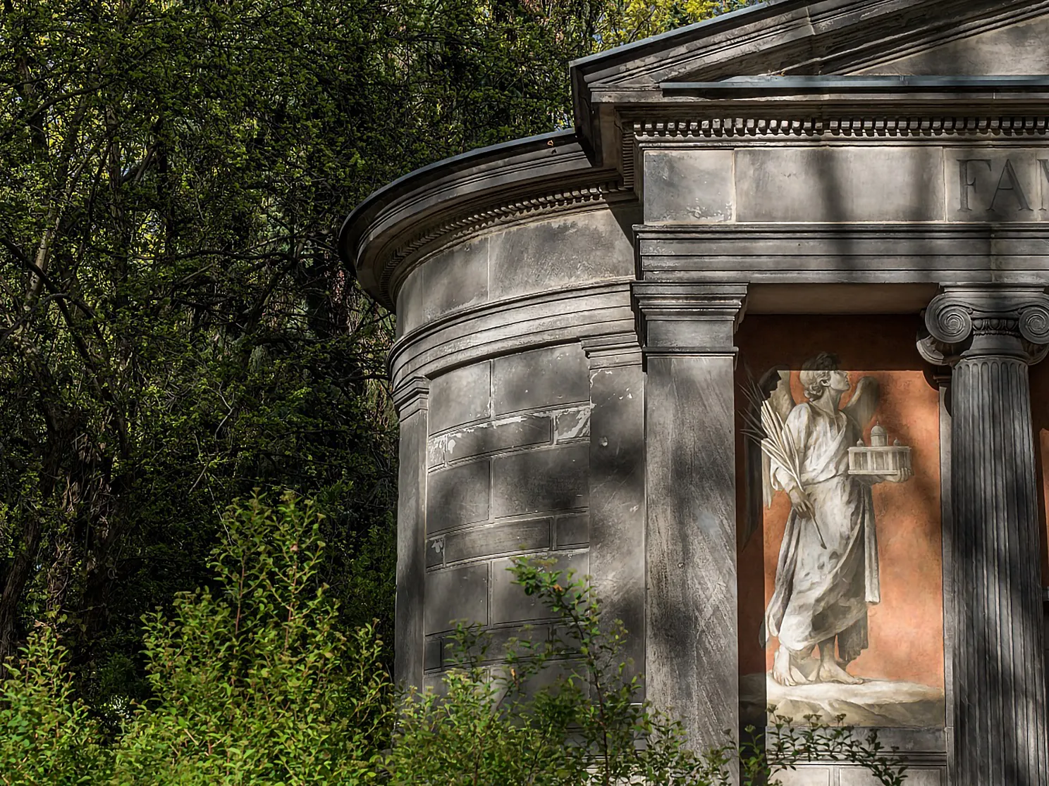 Guided-Tours-Berlin-Cemeteries-der-Dorotheenstädtische-Friedhof-GS-6.jpg