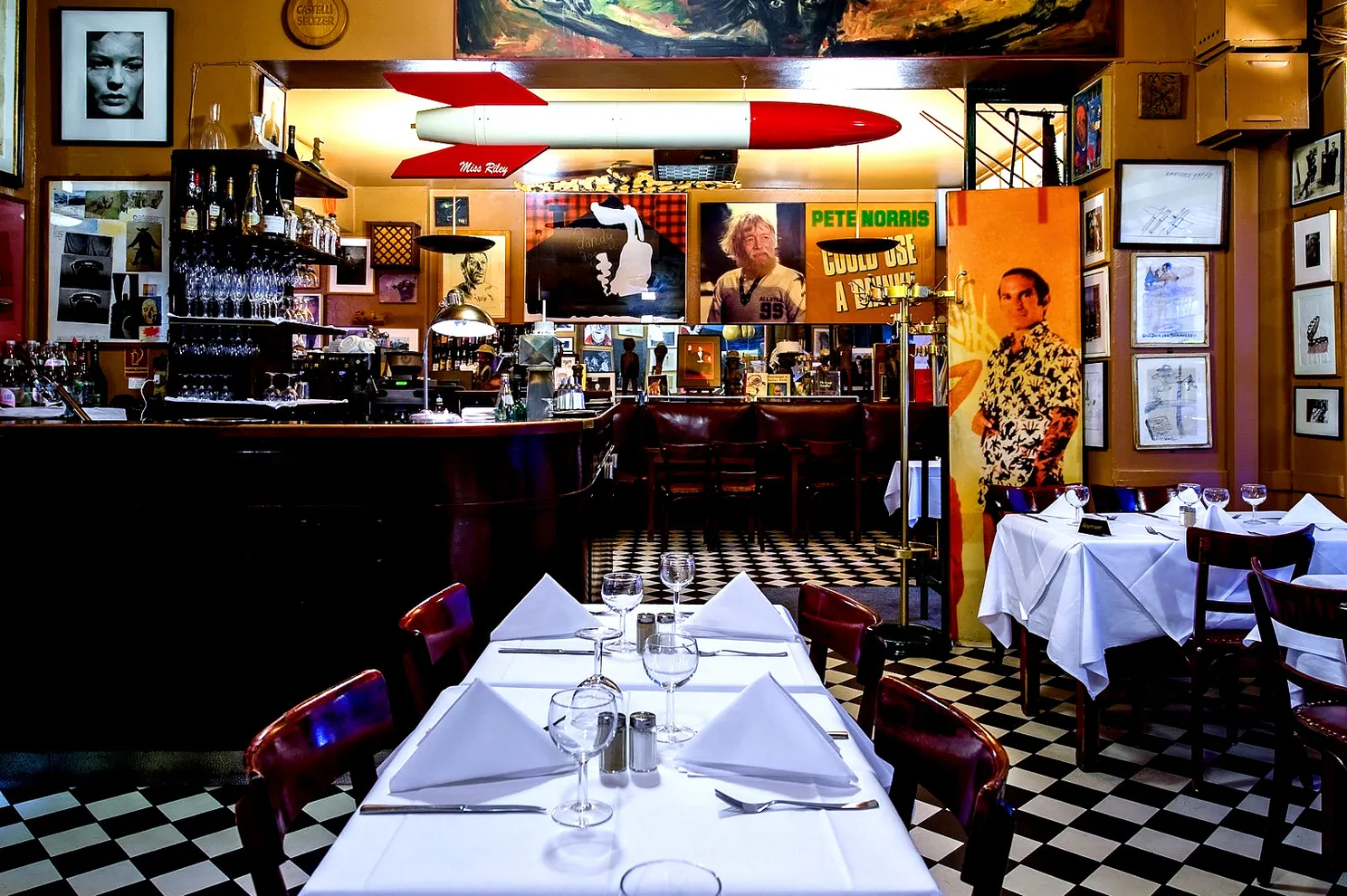 Paris Bar_Copyright_02.jpg