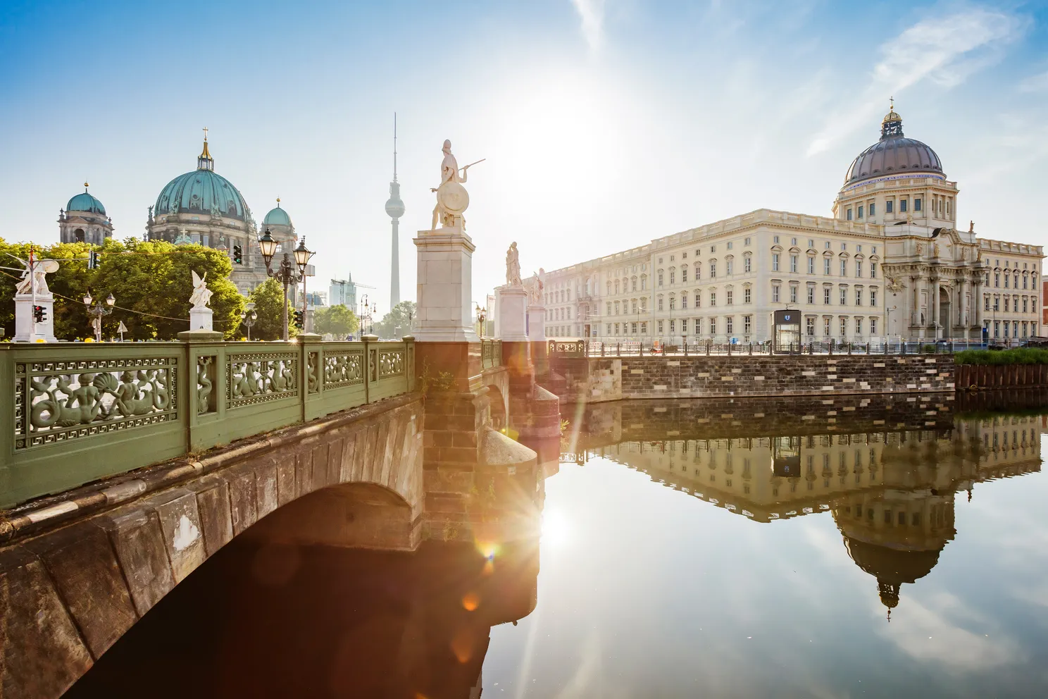 Private-Sightseeing-Culture-Art-History-Berlin-Humboldt-Forum-HVS-1.jpg
