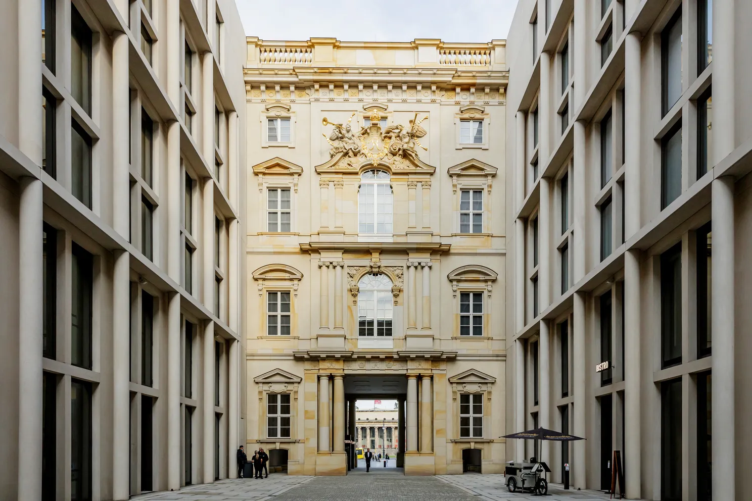 Private-Sightseeing-Culture-Art-History-Berlin-Humboldt-Forum-HVS-5.jpg